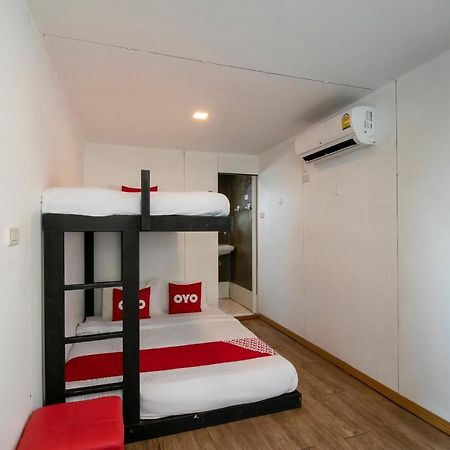 Oyo 673 Nice Sleep Box Hotel Chiang Mai Exteriör bild