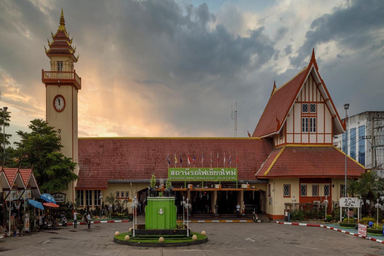 Oyo 673 Nice Sleep Box Hotel Chiang Mai Exteriör bild