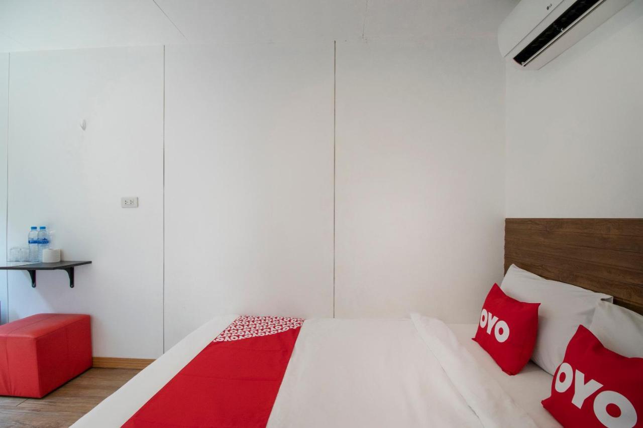 Oyo 673 Nice Sleep Box Hotel Chiang Mai Exteriör bild