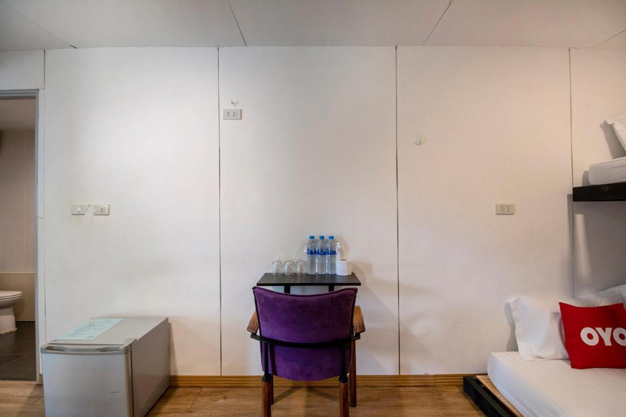 Oyo 673 Nice Sleep Box Hotel Chiang Mai Exteriör bild