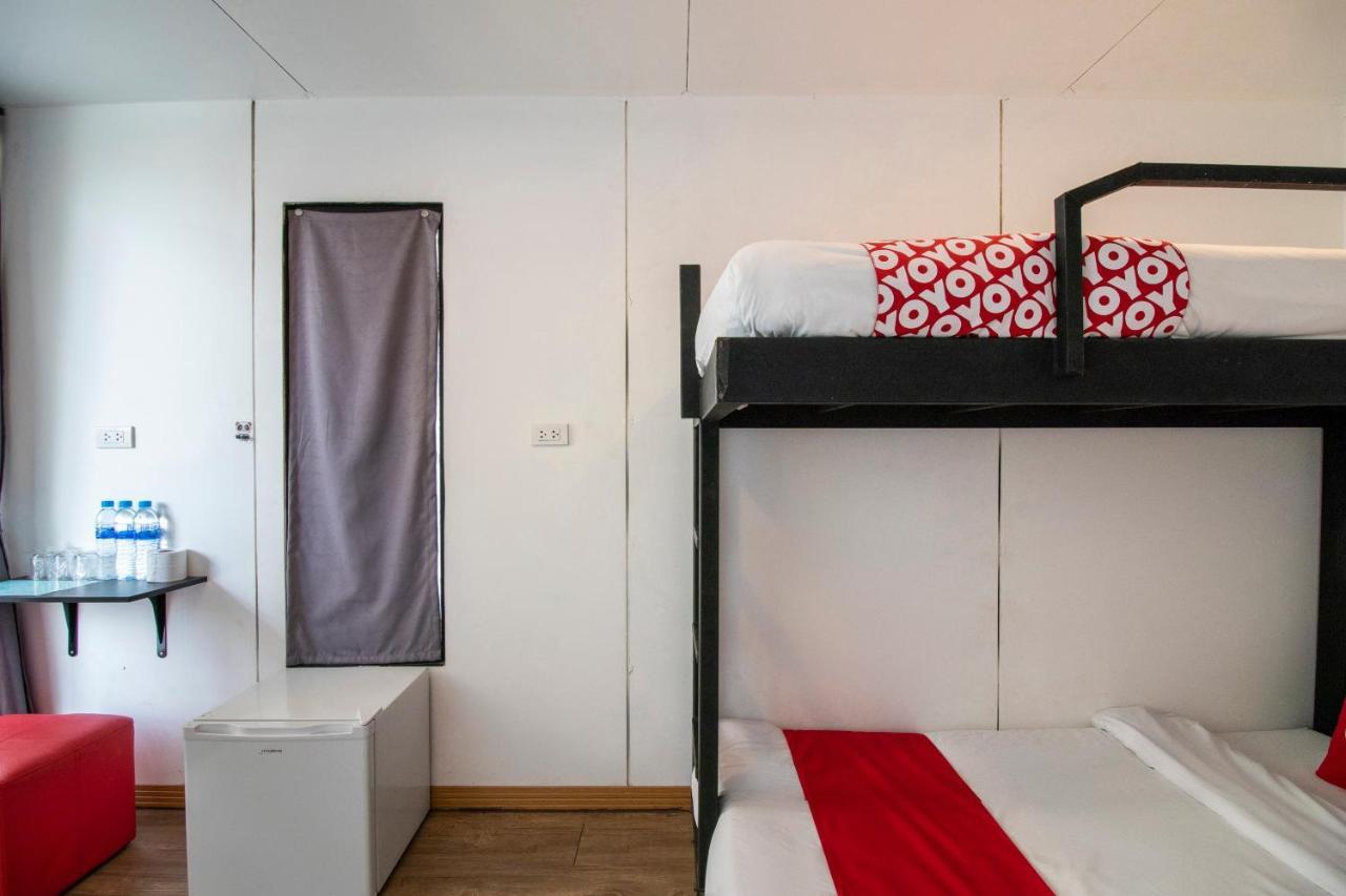 Oyo 673 Nice Sleep Box Hotel Chiang Mai Exteriör bild