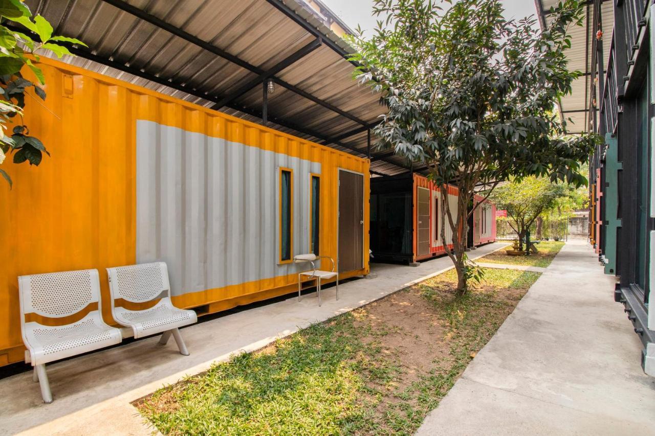 Oyo 673 Nice Sleep Box Hotel Chiang Mai Exteriör bild