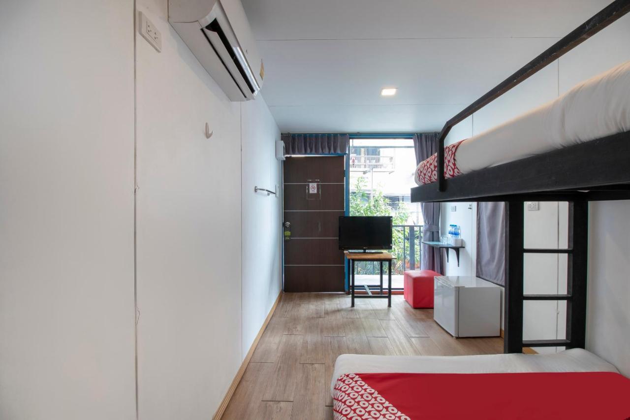 Oyo 673 Nice Sleep Box Hotel Chiang Mai Exteriör bild