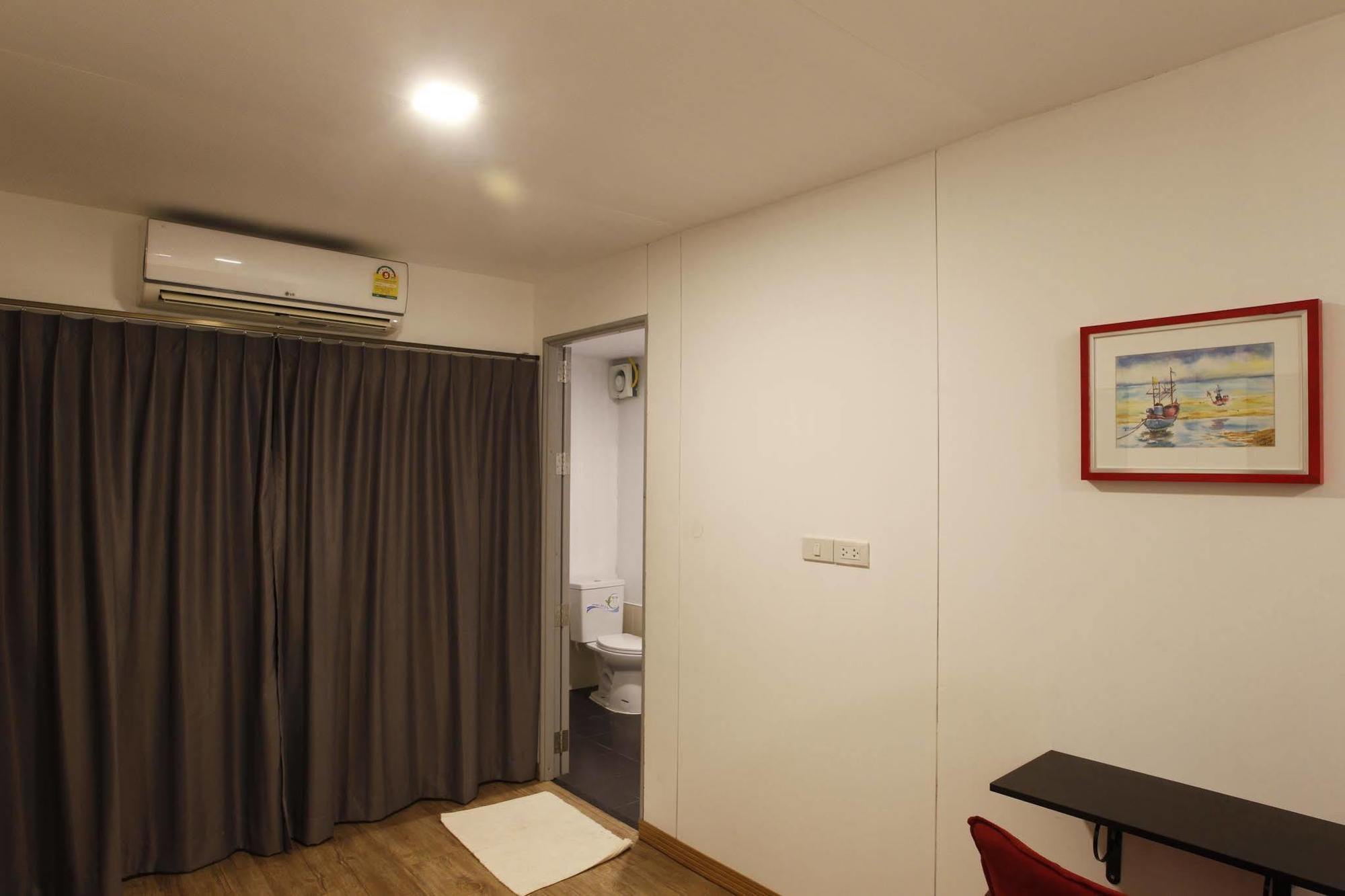 Oyo 673 Nice Sleep Box Hotel Chiang Mai Exteriör bild