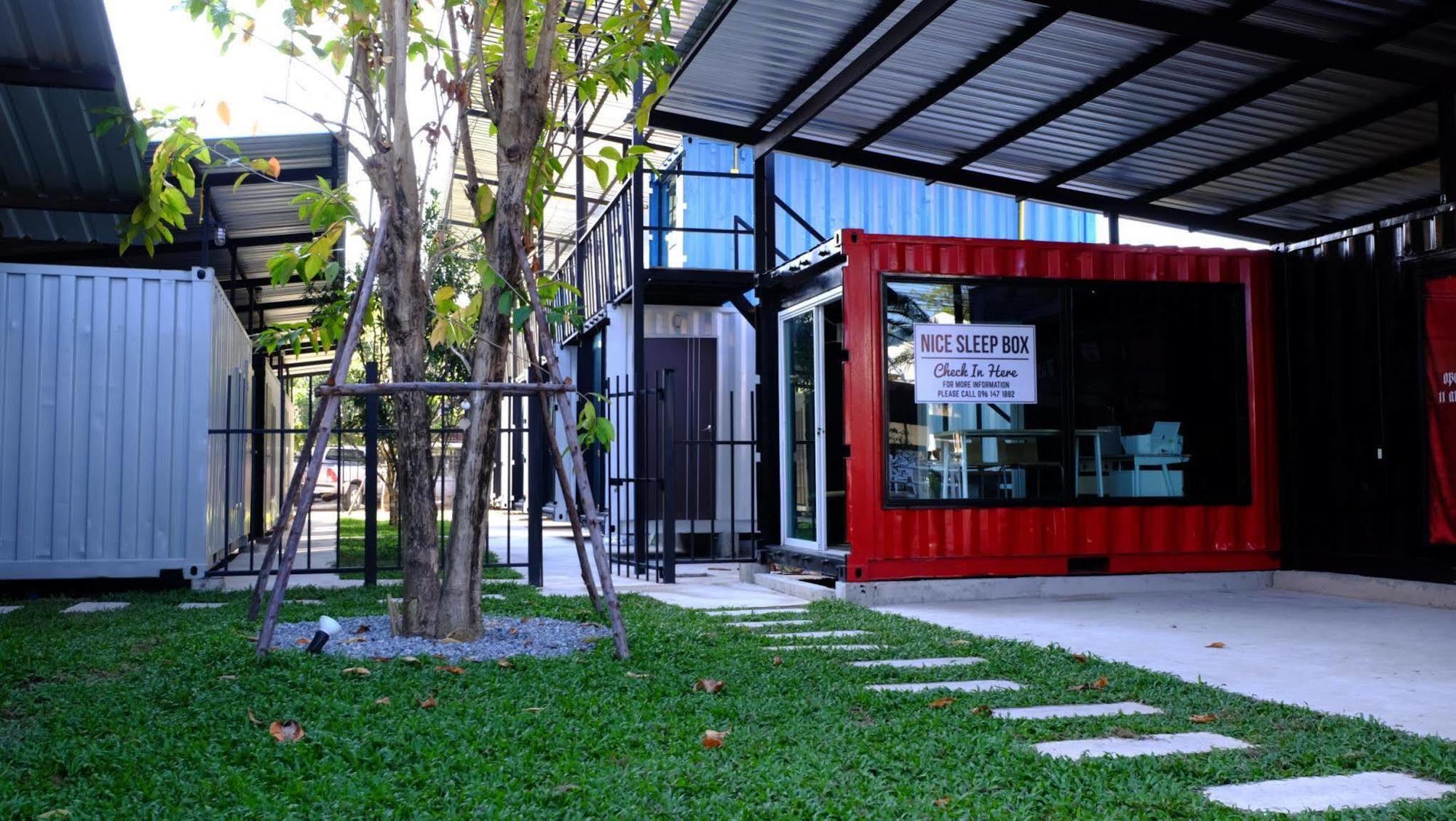Oyo 673 Nice Sleep Box Hotel Chiang Mai Exteriör bild