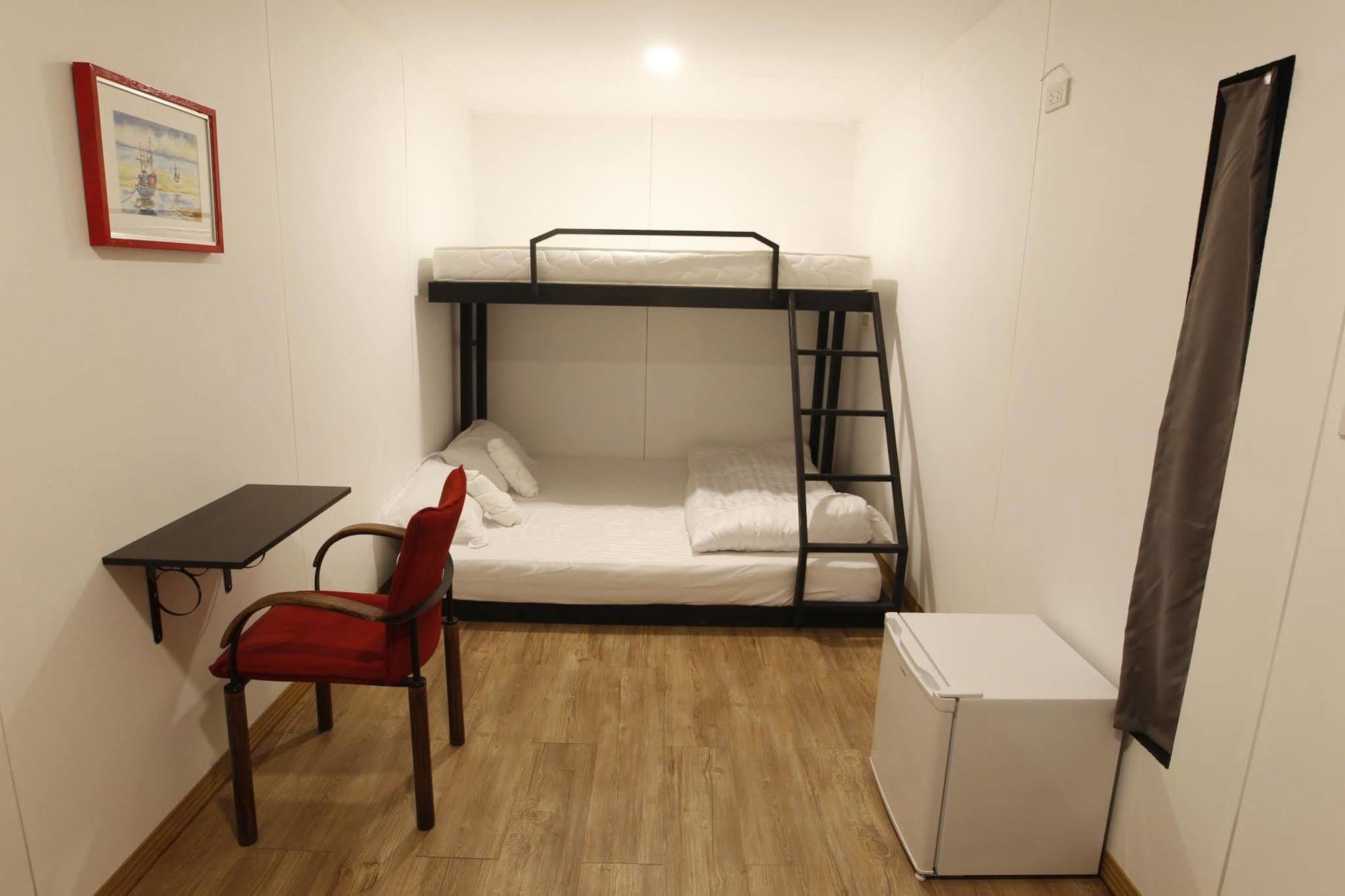 Oyo 673 Nice Sleep Box Hotel Chiang Mai Exteriör bild