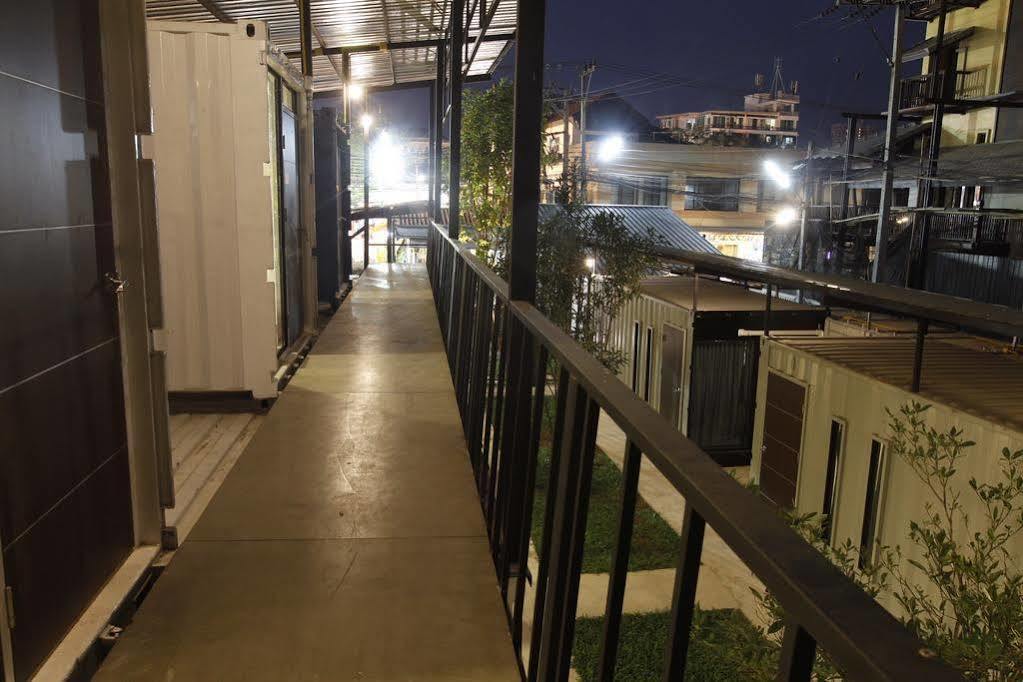 Oyo 673 Nice Sleep Box Hotel Chiang Mai Exteriör bild