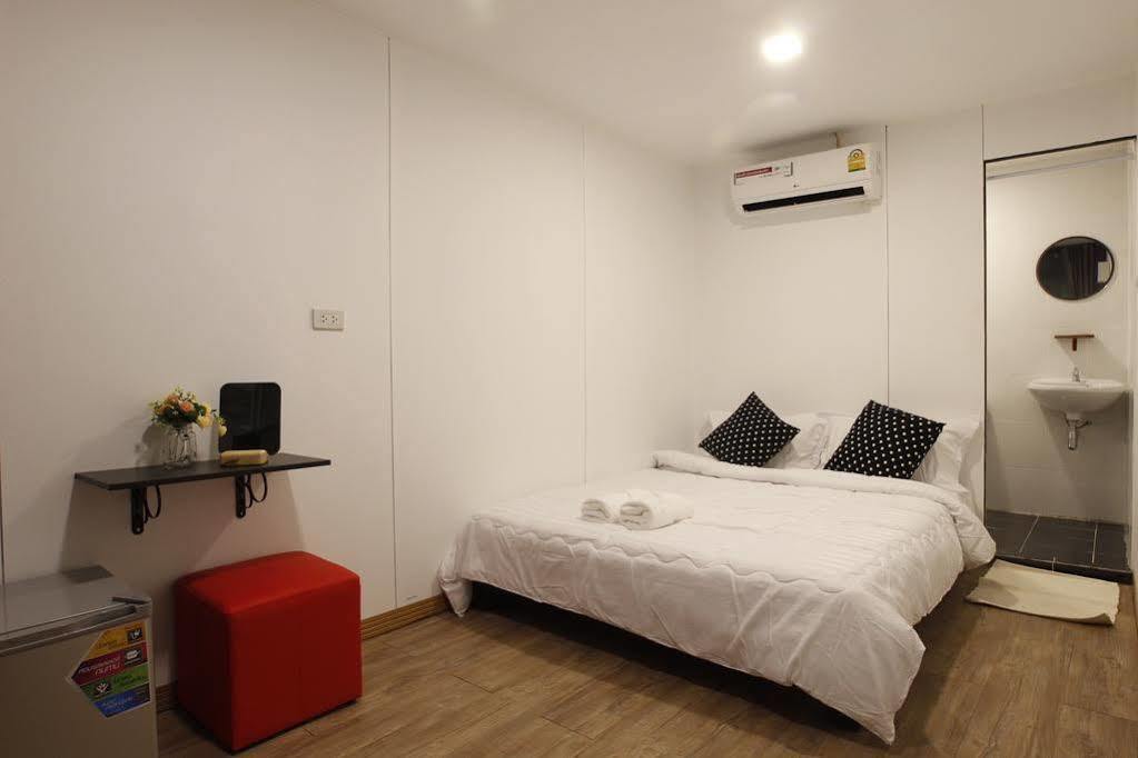 Oyo 673 Nice Sleep Box Hotel Chiang Mai Exteriör bild