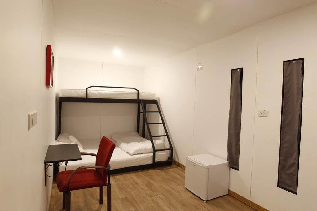 Oyo 673 Nice Sleep Box Hotel Chiang Mai Exteriör bild