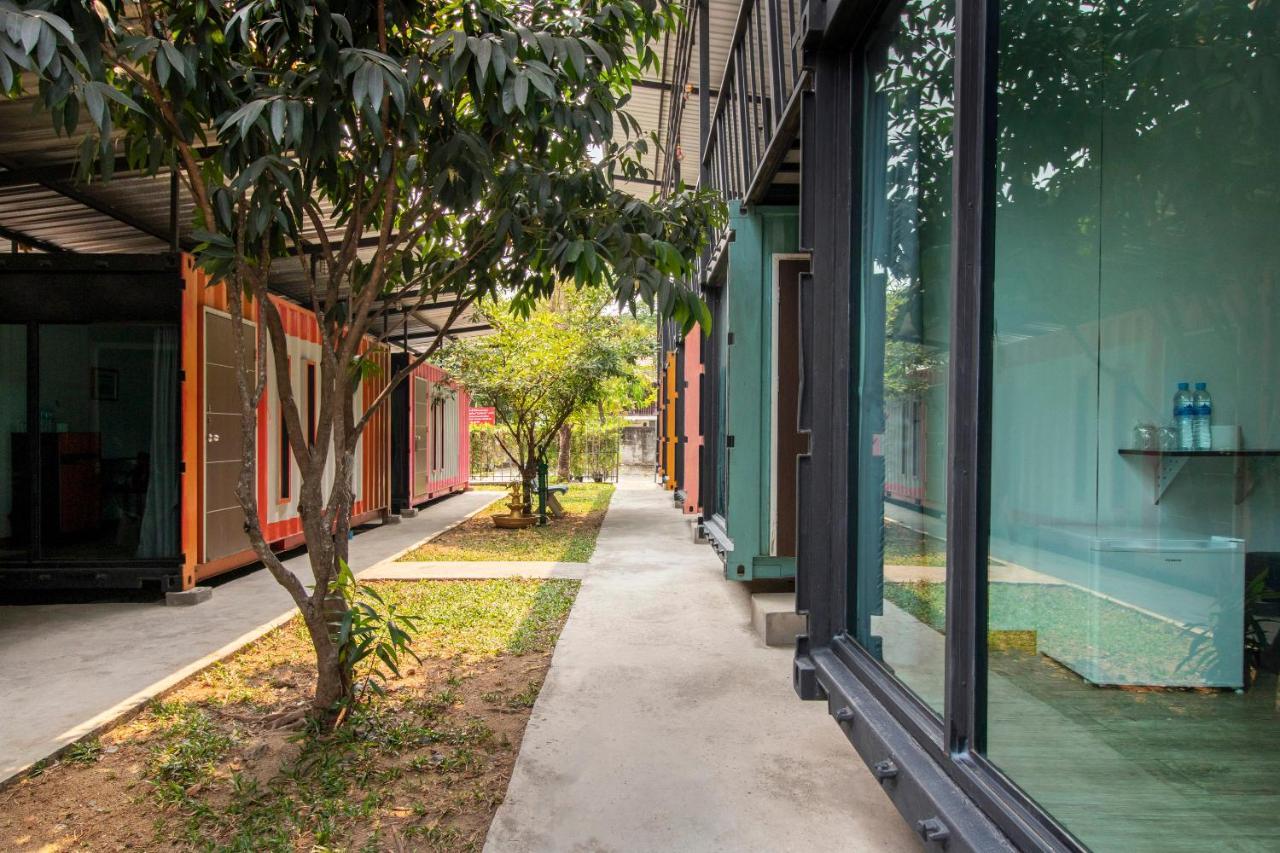 Oyo 673 Nice Sleep Box Hotel Chiang Mai Exteriör bild